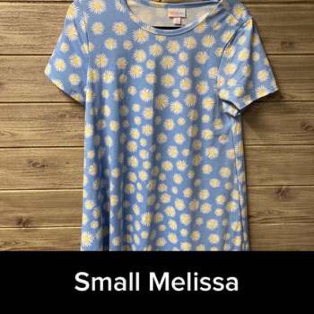 LuLaRoe Melissa Tunic Top-Size Small-Daisies